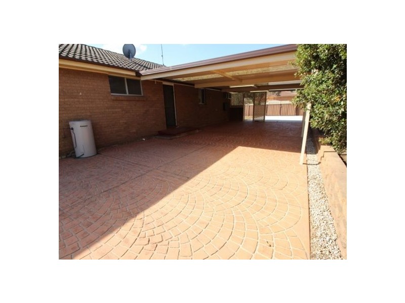 1 Farmview Drive, Cranebrook NSW 2749
