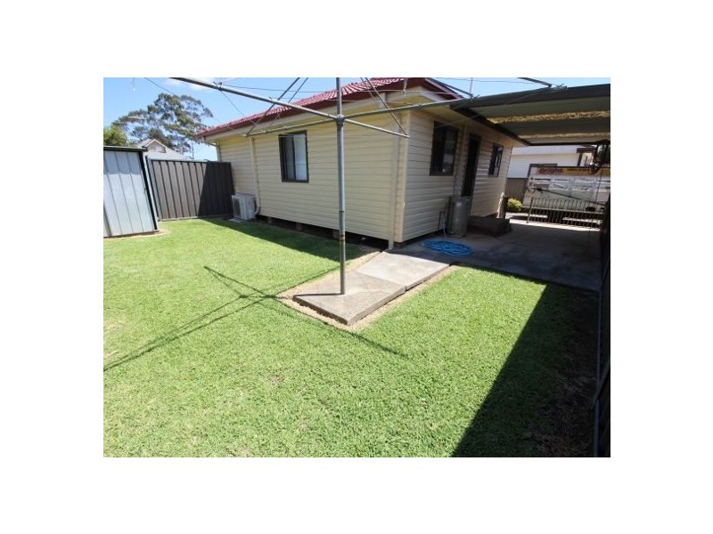 62 College Street, Cambridge Park NSW 2747