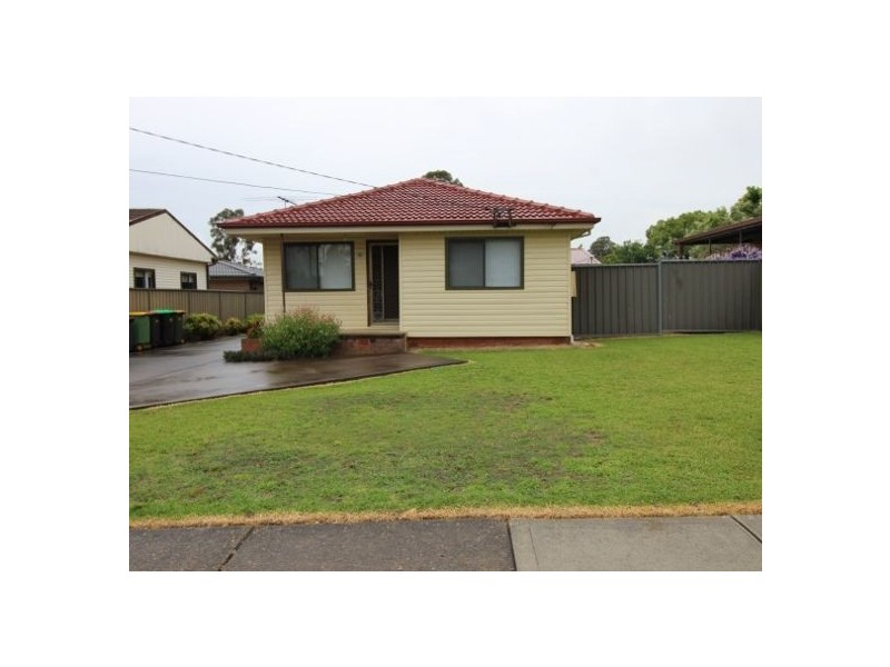 62 College Street, Cambridge Park NSW 2747