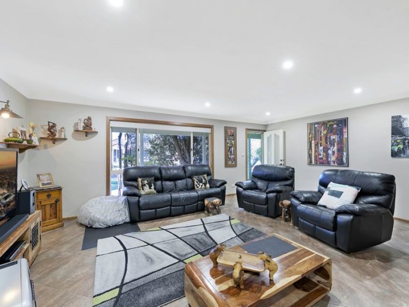 70 Pinehurst Way, Blue Haven NSW 2262