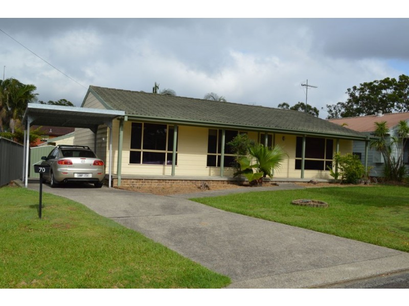 70 Pinehurst Way, Blue Haven NSW 2262