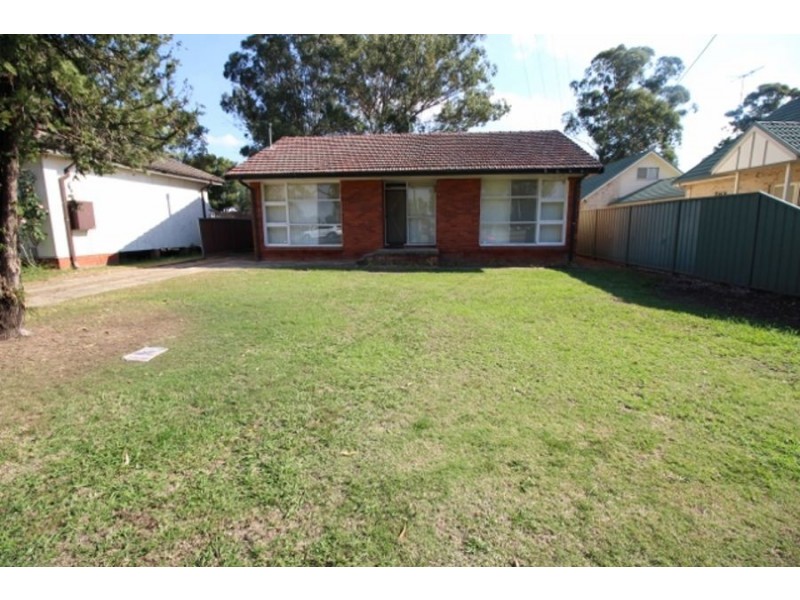 9 Barry Street, Cambridge Park NSW 2747