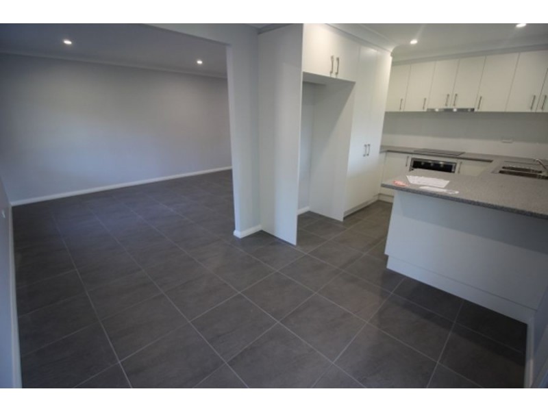 5a Seventh Ave, Llandilo NSW 2747