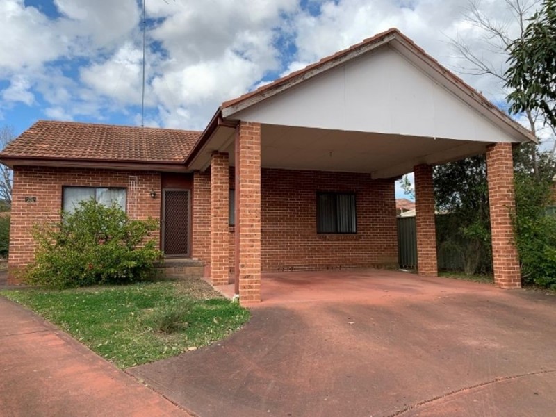 1/4 Kenarf Close, Kingswood NSW 2747