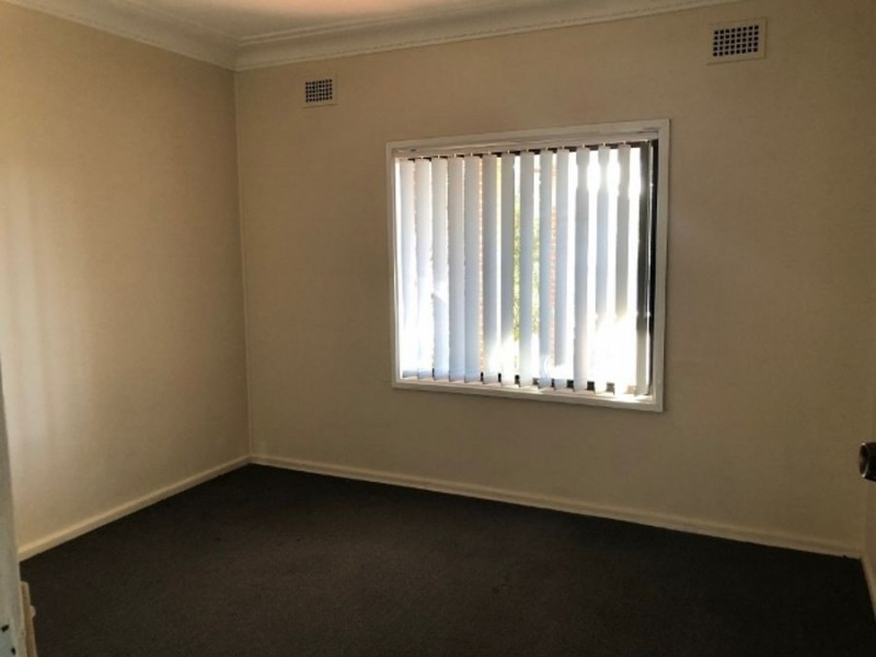 1/4 Kenarf Close, Kingswood NSW 2747