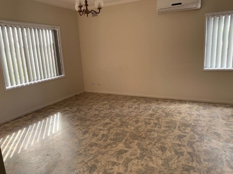 1/4 Kenarf Close, Kingswood NSW 2747