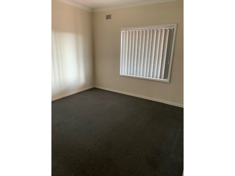 1/4 Kenarf Close, Kingswood NSW 2747