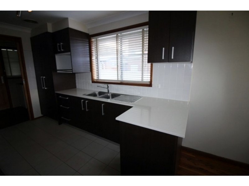 9 Burton St, Werrington County NSW 2747