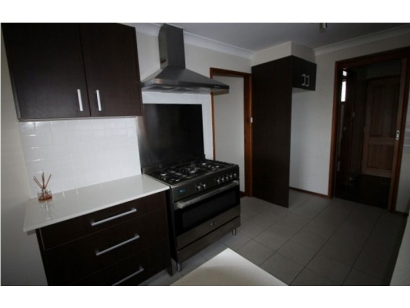 9 Burton St, Werrington County NSW 2747