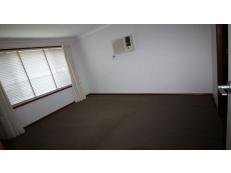 9 Burton St, Werrington County NSW 2747