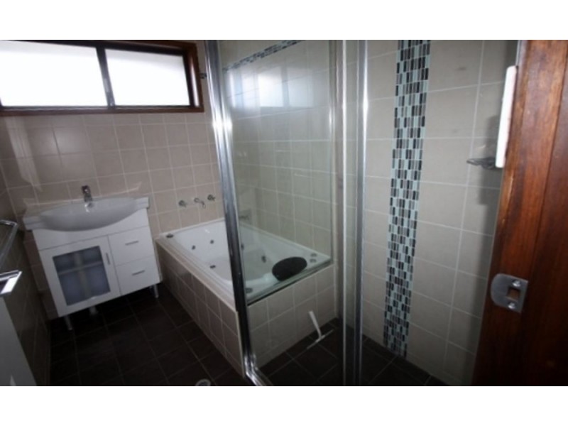 9 Burton St, Werrington County NSW 2747