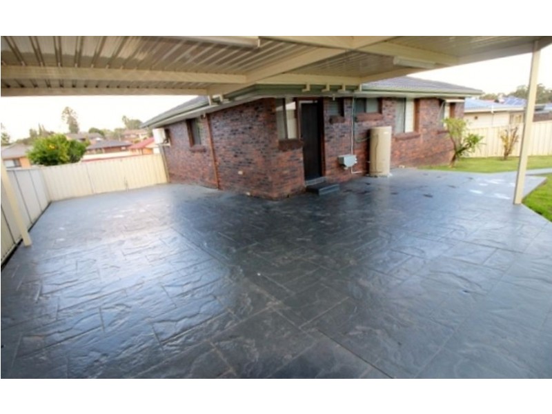 9 Burton St, Werrington County NSW 2747