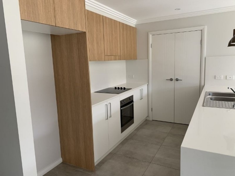 2 Tench Cl (Corner or Townsend Rd), North Richmond NSW 2754