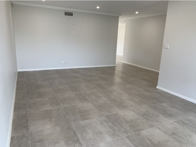 2 Tench Cl (Corner or Townsend Rd), North Richmond NSW 2754