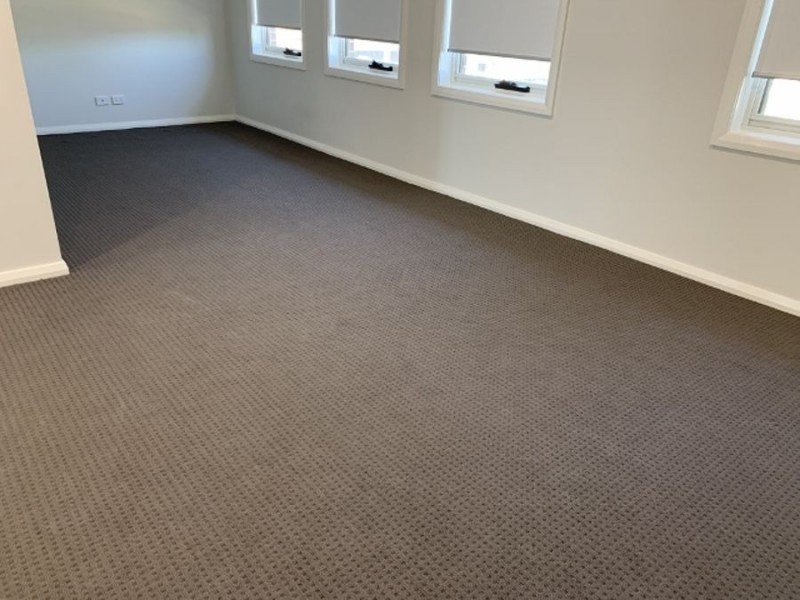 2 Tench Cl (Corner or Townsend Rd), North Richmond NSW 2754