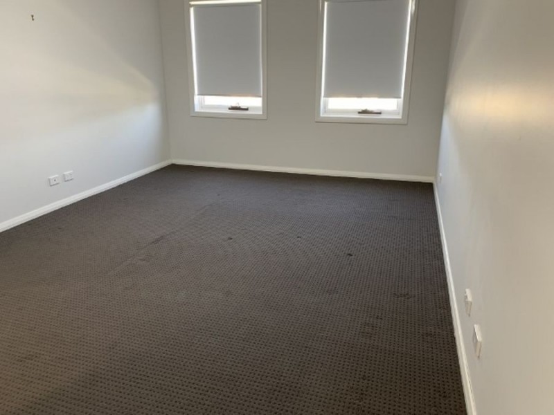 2 Tench Cl (Corner or Townsend Rd), North Richmond NSW 2754