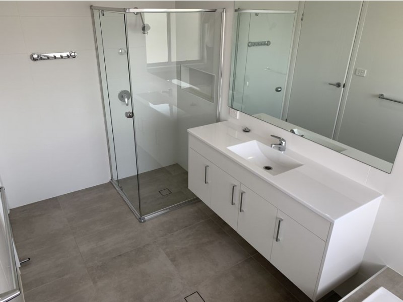 2 Tench Cl (Corner or Townsend Rd), North Richmond NSW 2754