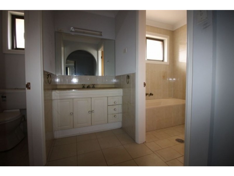 284 Palmyra Ave, Shanes Park NSW 2747