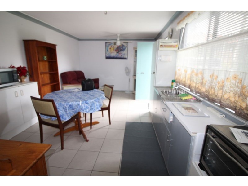 42 (Flat) Rugby Street, Cambridge Park NSW 2747