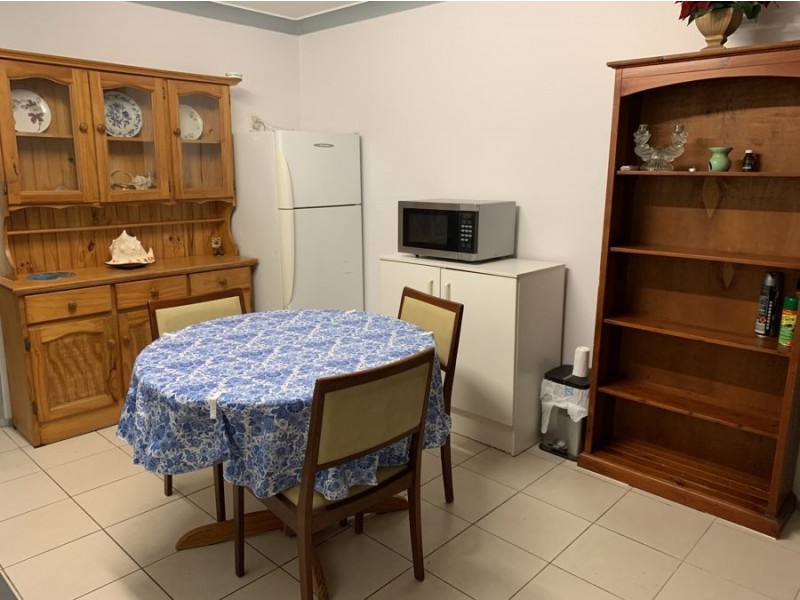 42 (Flat) Rugby Street, Cambridge Park NSW 2747