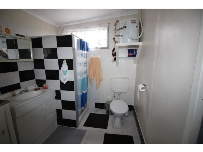 42 (Flat) Rugby Street, Cambridge Park NSW 2747