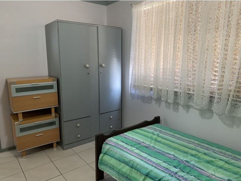 42 (Flat) Rugby Street, Cambridge Park NSW 2747