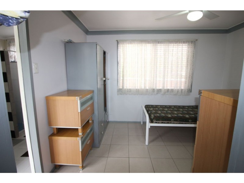 42 (Flat) Rugby Street, Cambridge Park NSW 2747