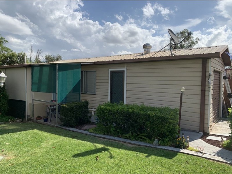 42 (Flat) Rugby Street, Cambridge Park NSW 2747