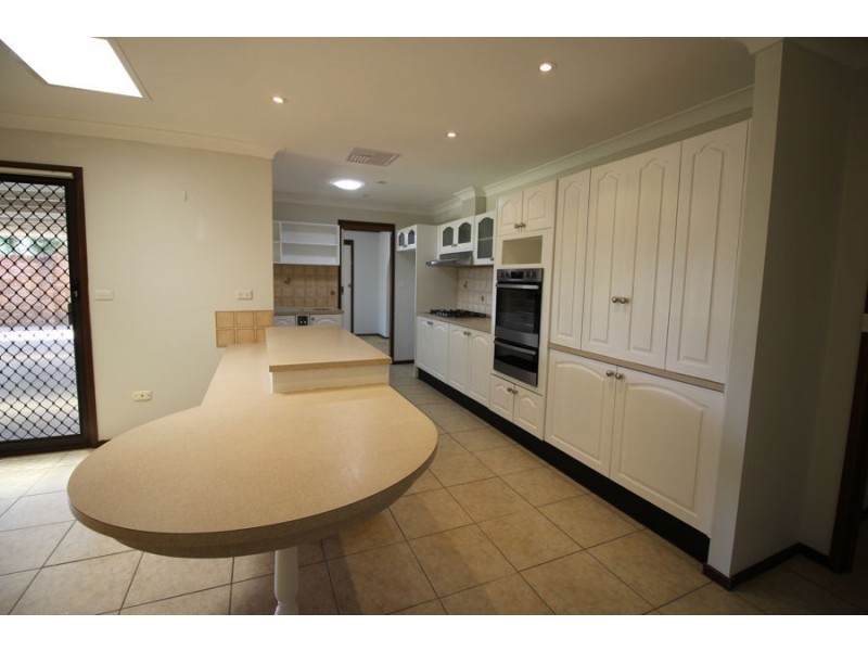 10 Holmegate Crescent, Cranebrook NSW 2749