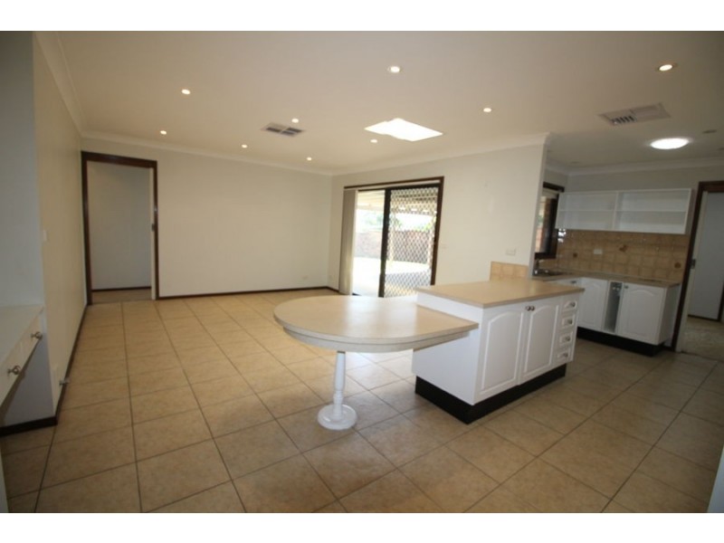 10 Holmegate Crescent, Cranebrook NSW 2749