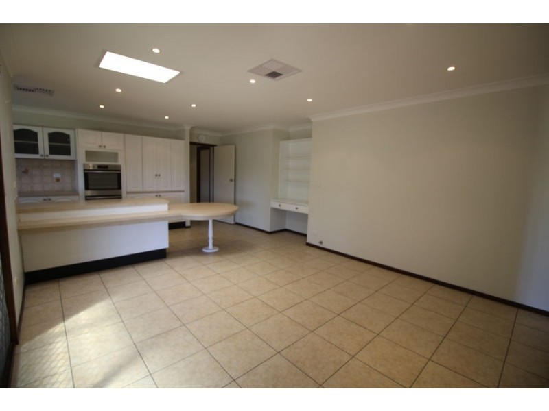 10 Holmegate Crescent, Cranebrook NSW 2749