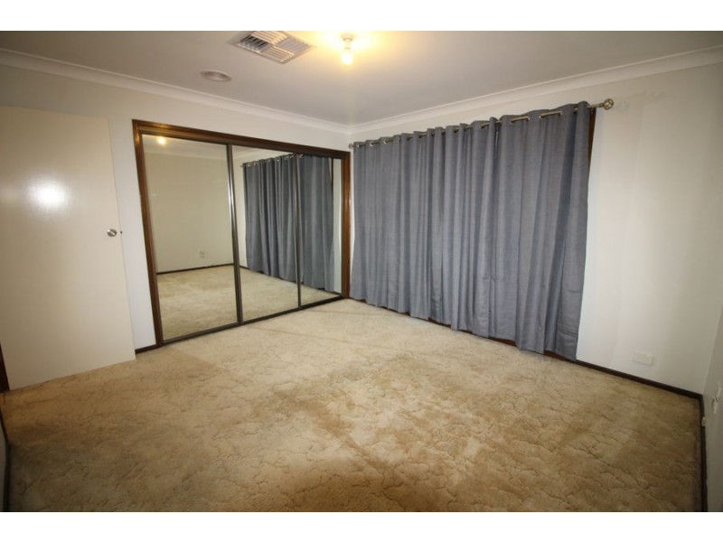 10 Holmegate Crescent, Cranebrook NSW 2749