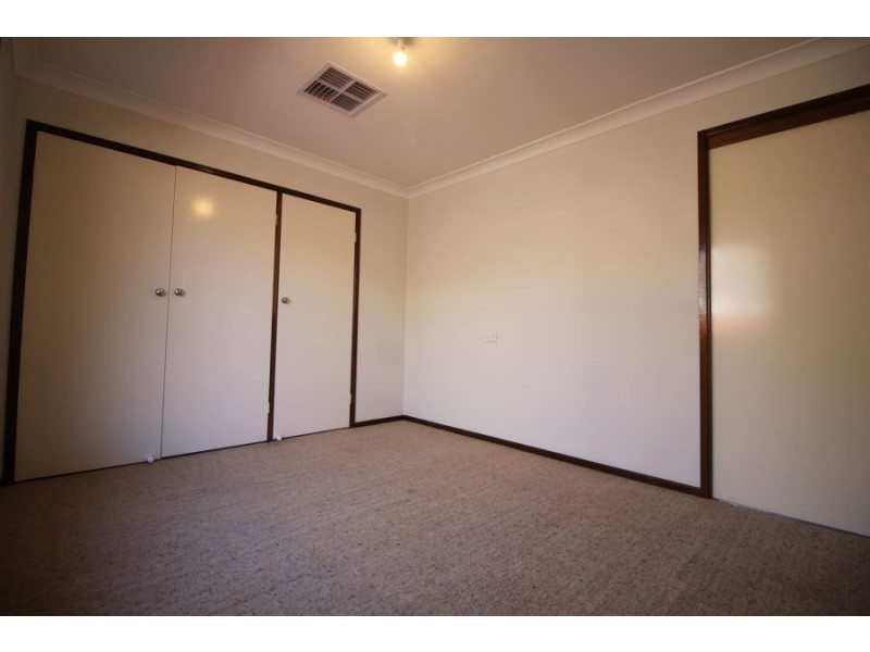 10 Holmegate Crescent, Cranebrook NSW 2749