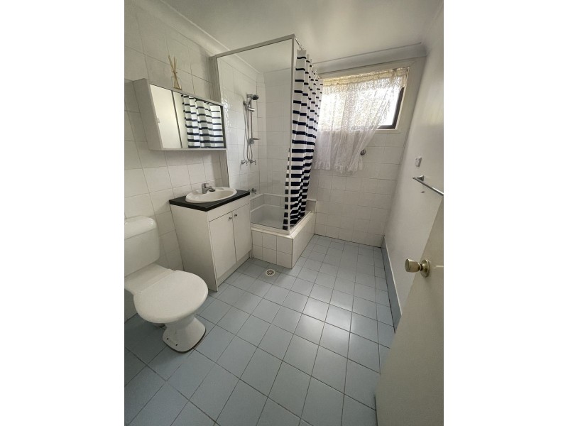 flat A/141 Reynolds Rd, Londonderry NSW 2753