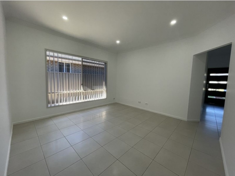 12 Norton St, Spring Farm NSW 2570