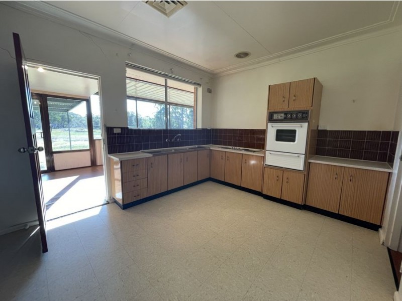 9 Church Street, Castlereagh NSW 2749