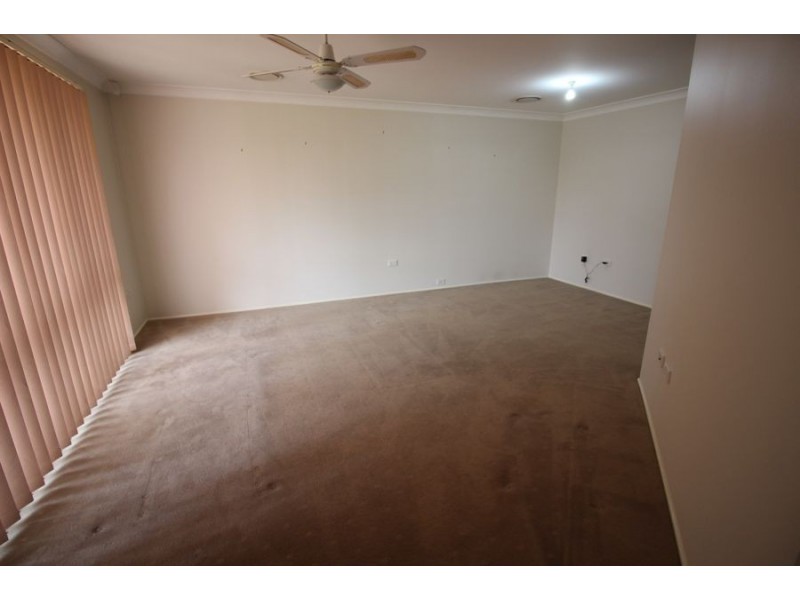 132 Goldmark Cres, Cranebrook NSW 2749