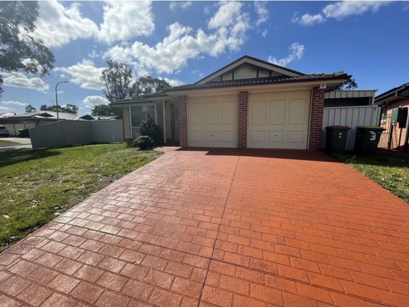 3 Tristan Close, Oakhurst NSW 2761