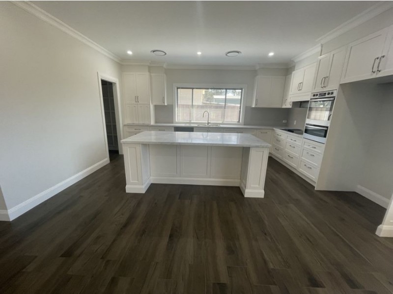 94 Tadmore Rd, Cranebrook NSW 2749