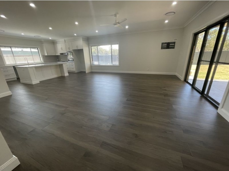 94 Tadmore Rd, Cranebrook NSW 2749