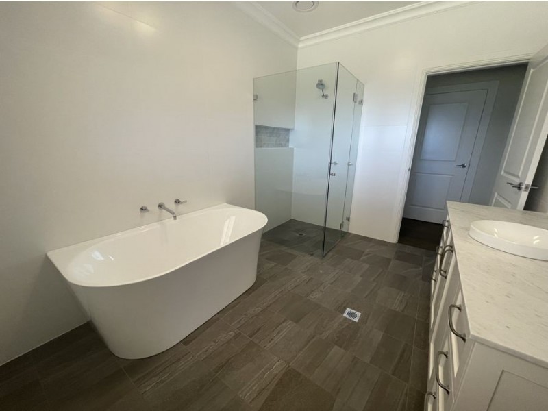 94 Tadmore Rd, Cranebrook NSW 2749