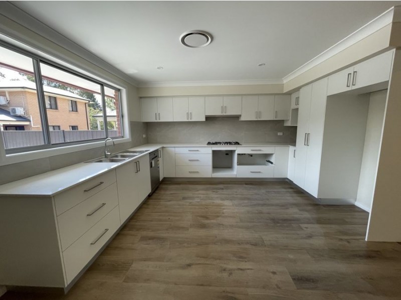 31 Pembroke Street, Cambridge Park NSW 2747