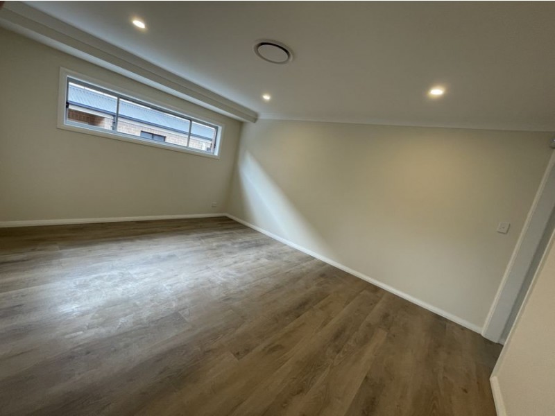 31 Pembroke Street, Cambridge Park NSW 2747