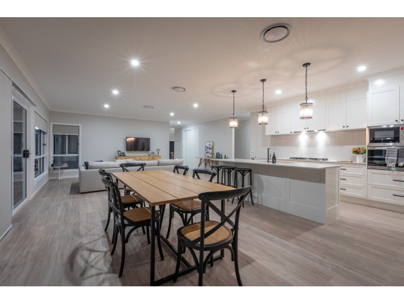 22 FREYCINET DRIVE, Sunshine Bay NSW 2536