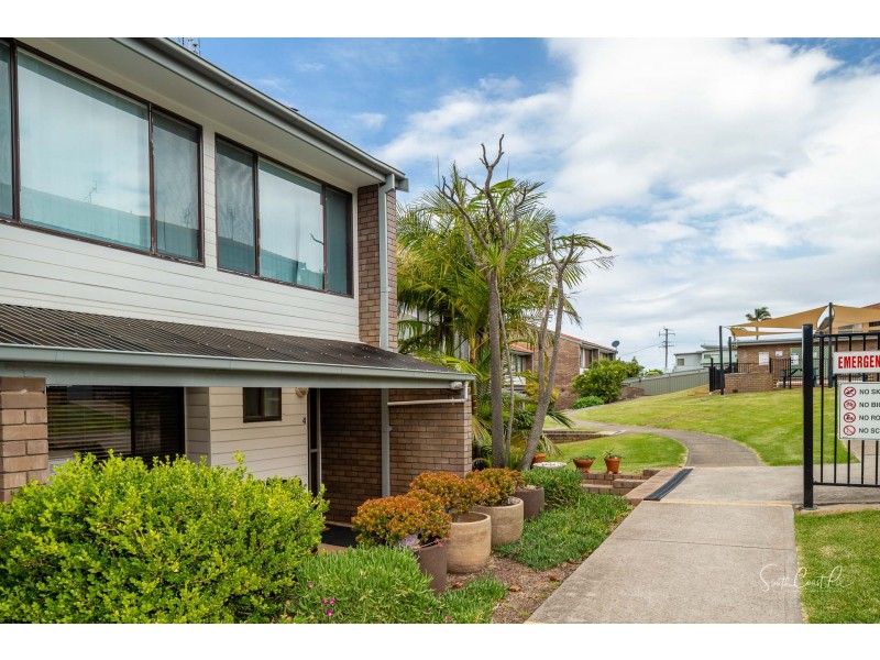 4/1 CALTON ROAD, Batehaven NSW 2536