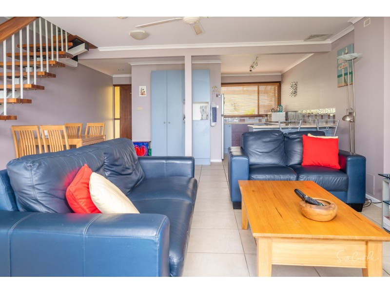 4/1 CALTON ROAD, Batehaven NSW 2536