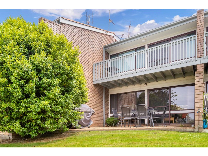 4/1 CALTON ROAD, Batehaven NSW 2536