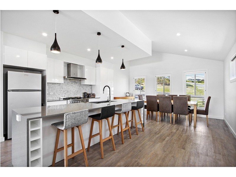 40 WENTWORTH AVENUE, Sunshine Bay NSW 2536