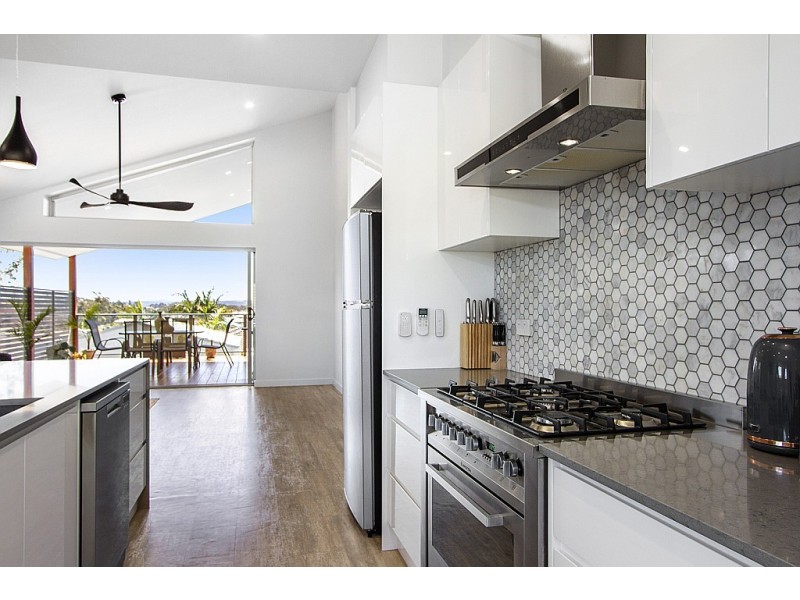 40 WENTWORTH AVENUE, Sunshine Bay NSW 2536