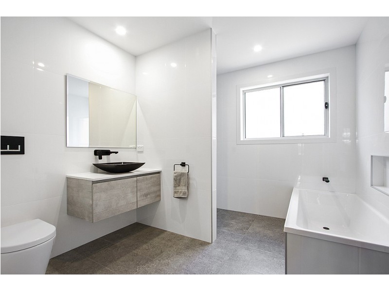 40 WENTWORTH AVENUE, Sunshine Bay NSW 2536